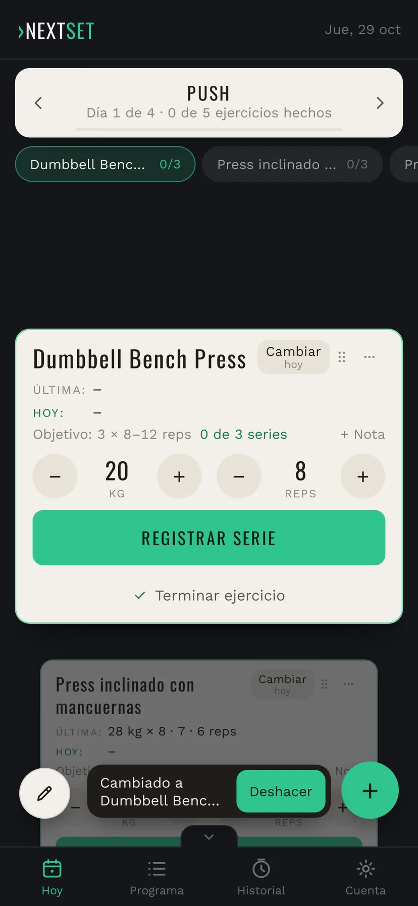 Tras el cambio, la tarjeta muestra Dumbbell Bench Press y un aviso con Deshacer